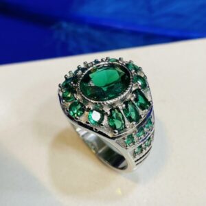 Royal Trendy Green Emerald Silver Ring – Round Cut